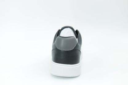 Casual sneakers