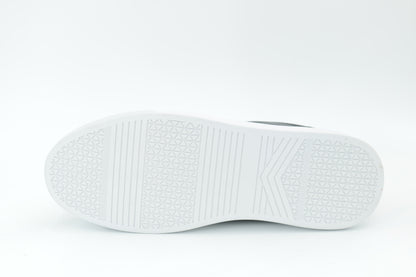 Casual sneakers