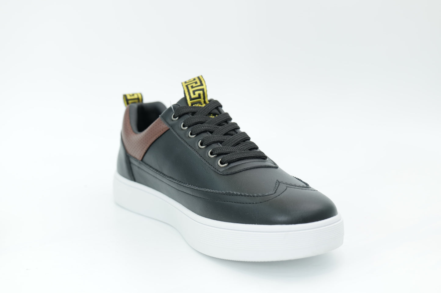 Casual sneakers
