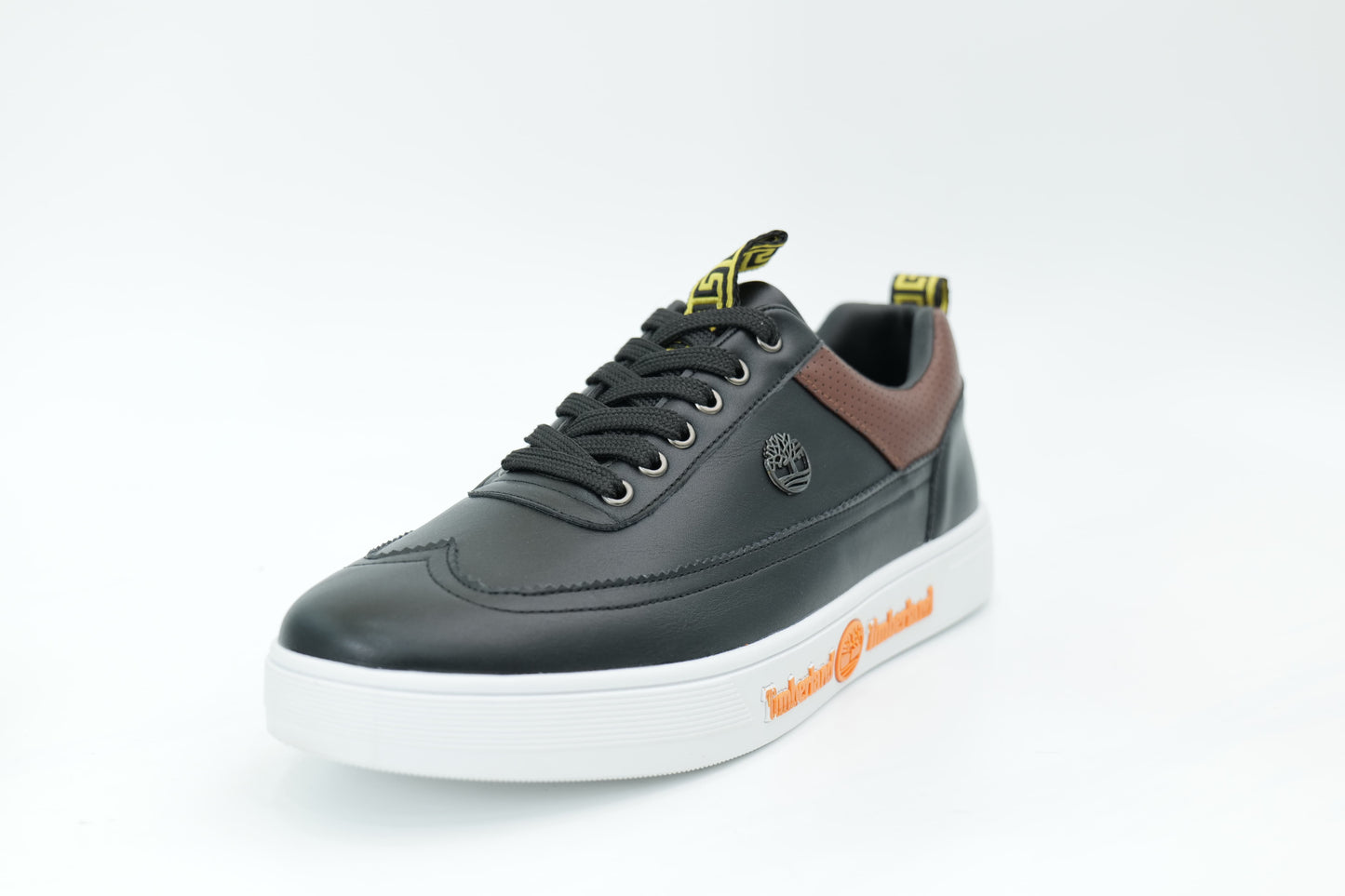 Casual sneakers