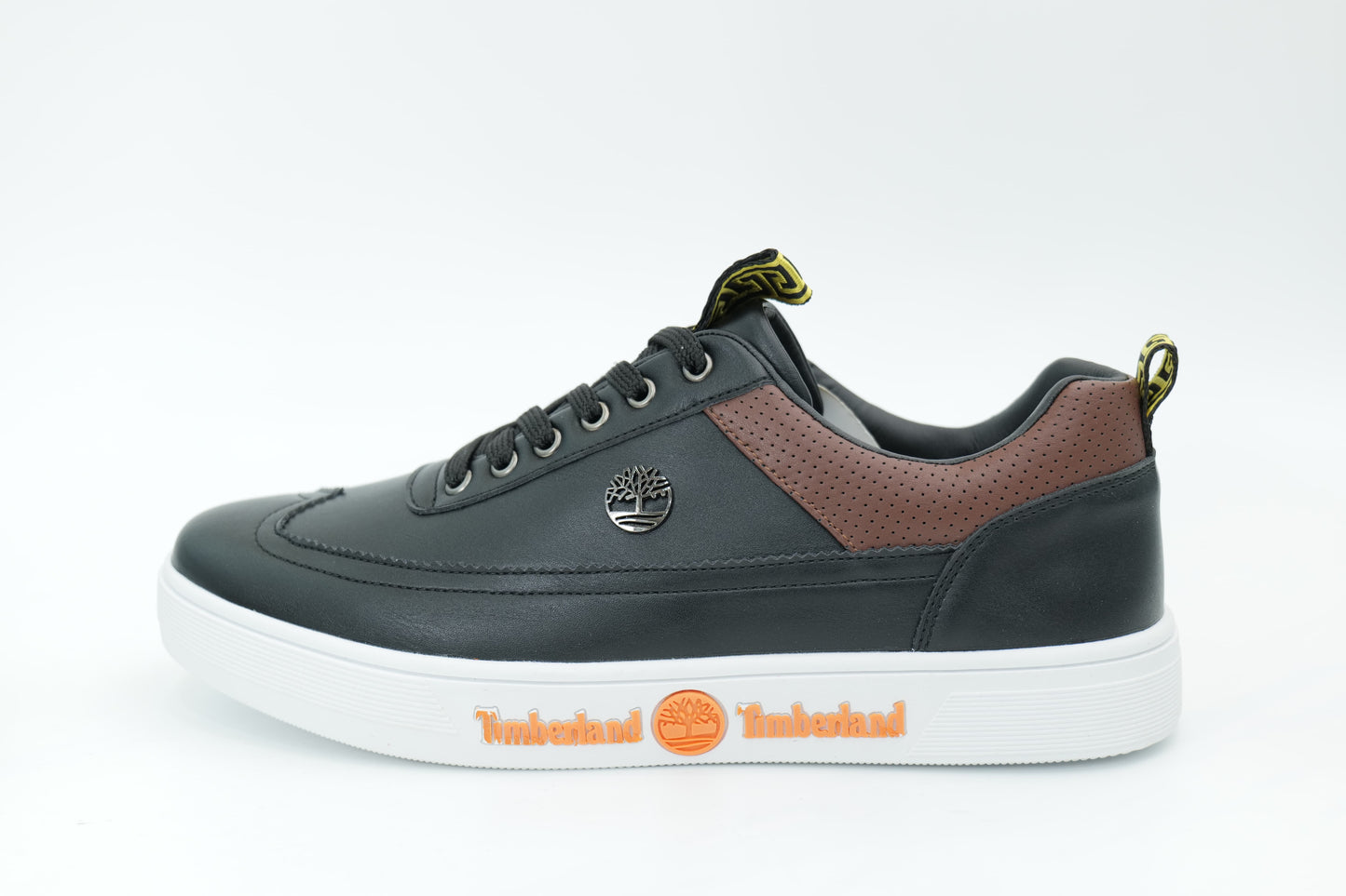 Casual sneakers