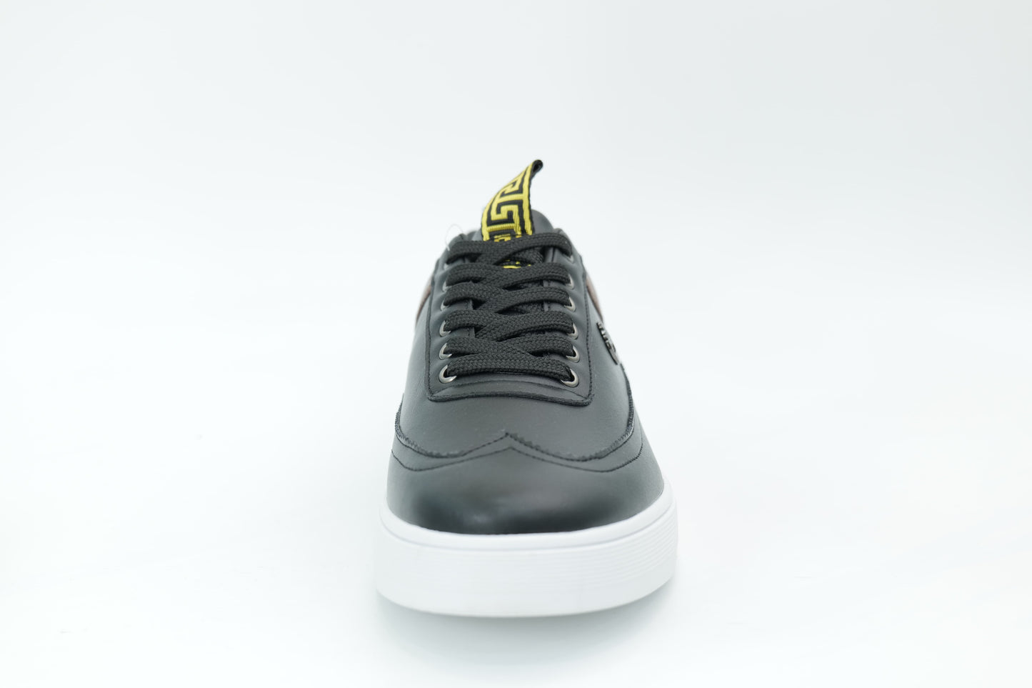 Casual sneakers