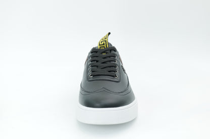Casual sneakers