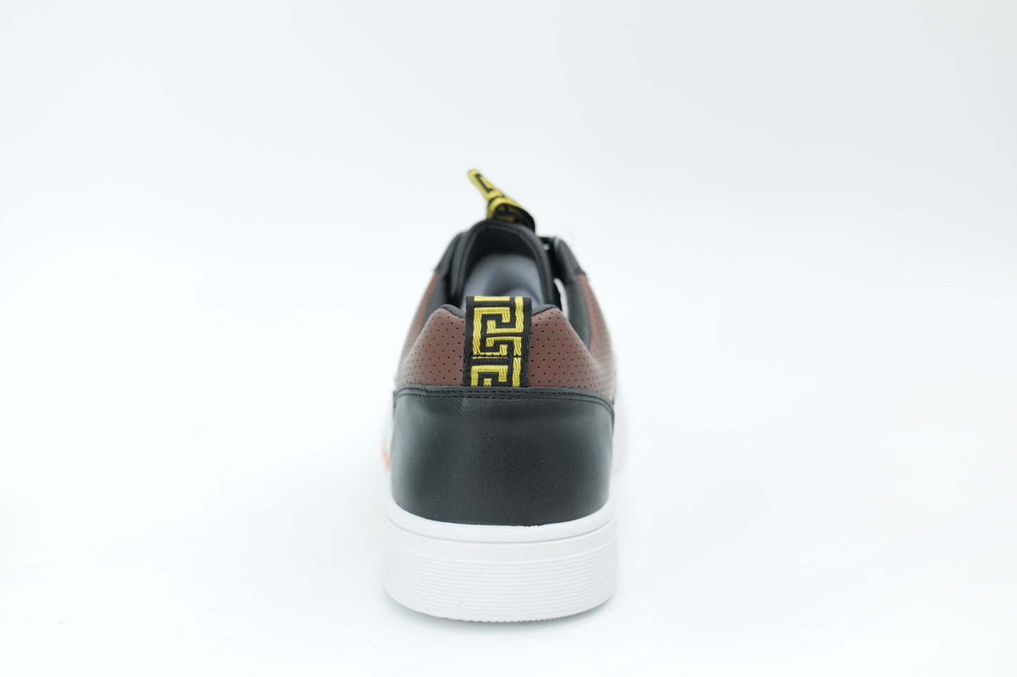 Casual sneakers
