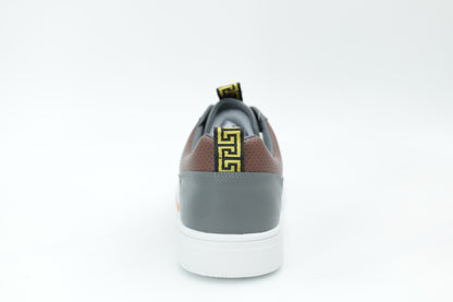 Casual sneakers