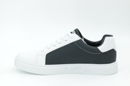 Casual sneakers