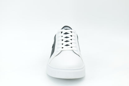 Casual sneakers