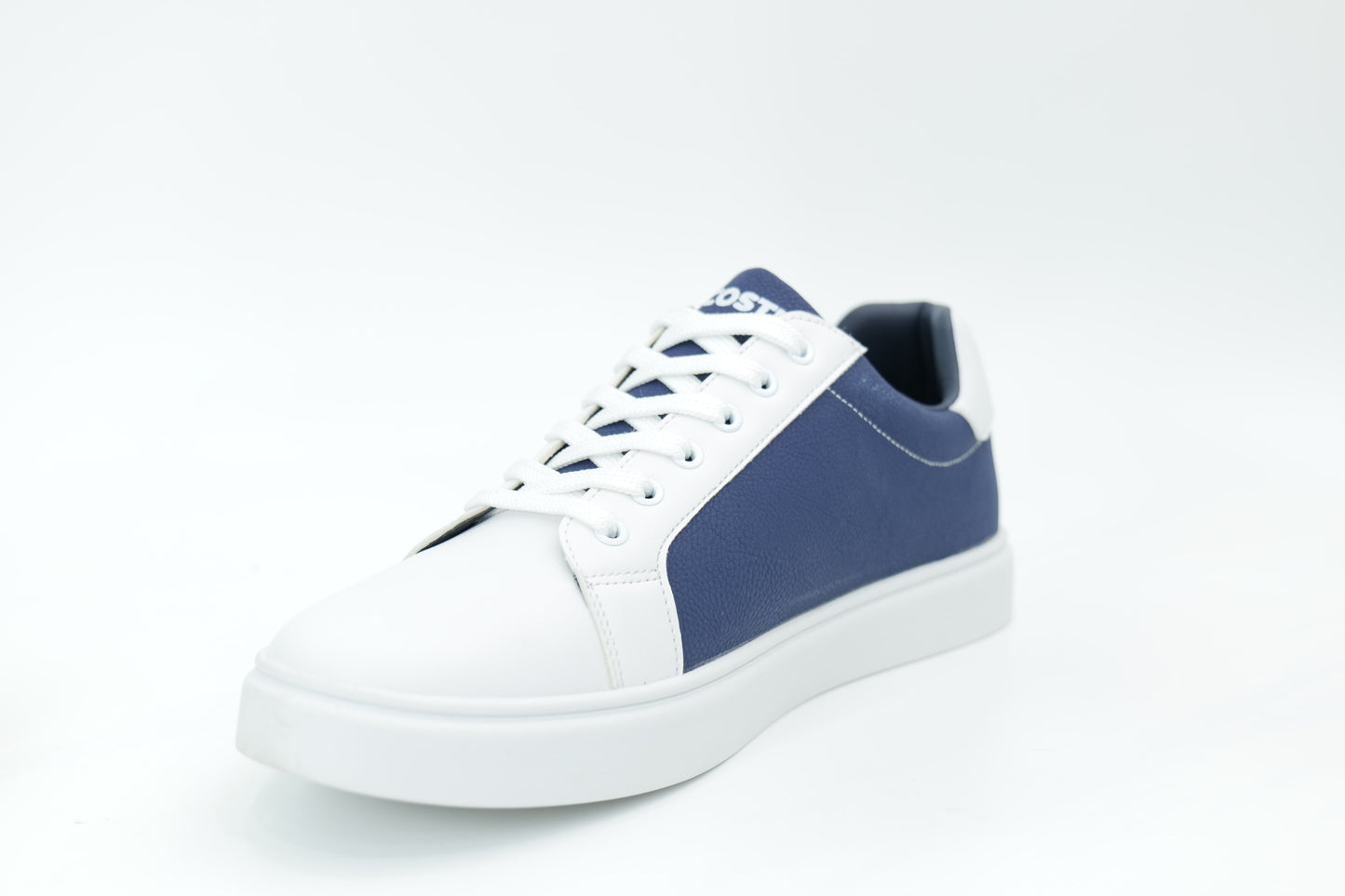 Casual sneakers