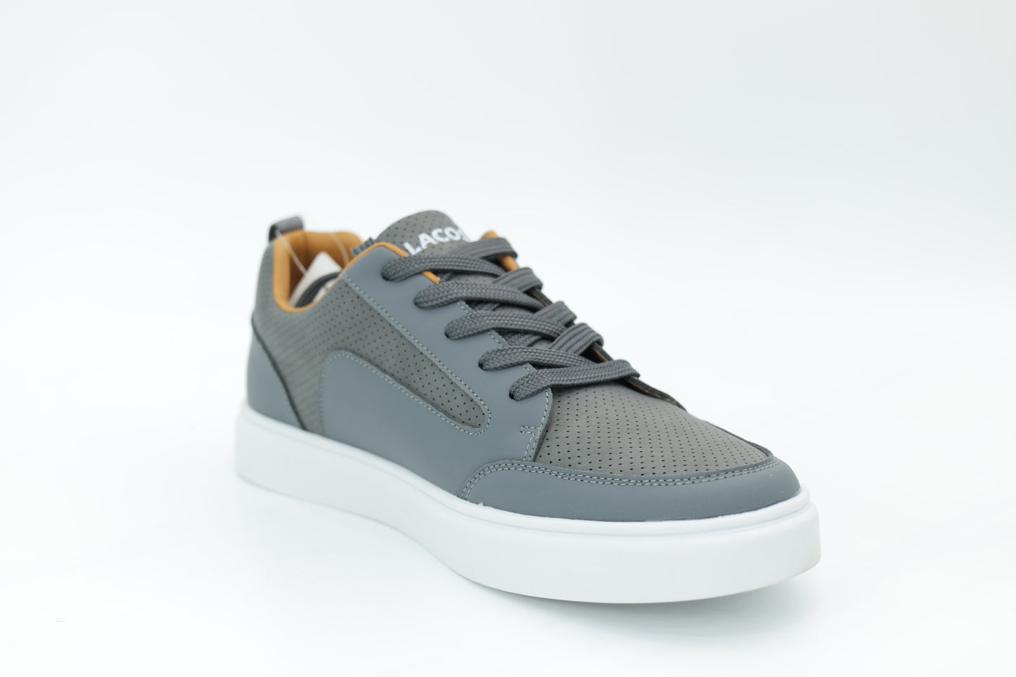 Casual sneakers