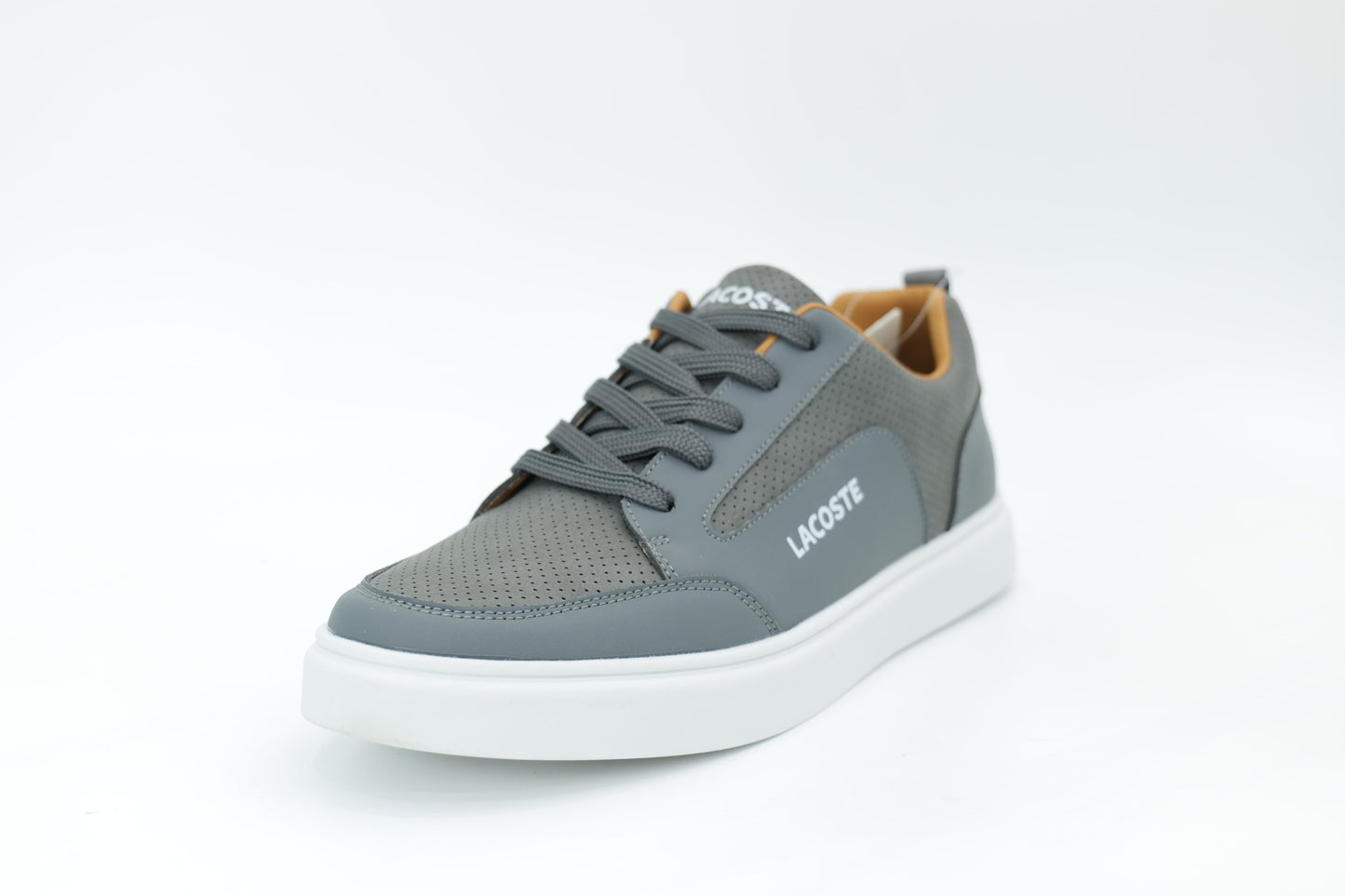 Casual sneakers