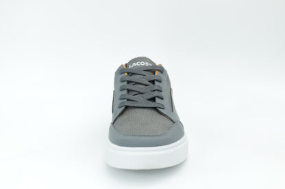 Casual sneakers