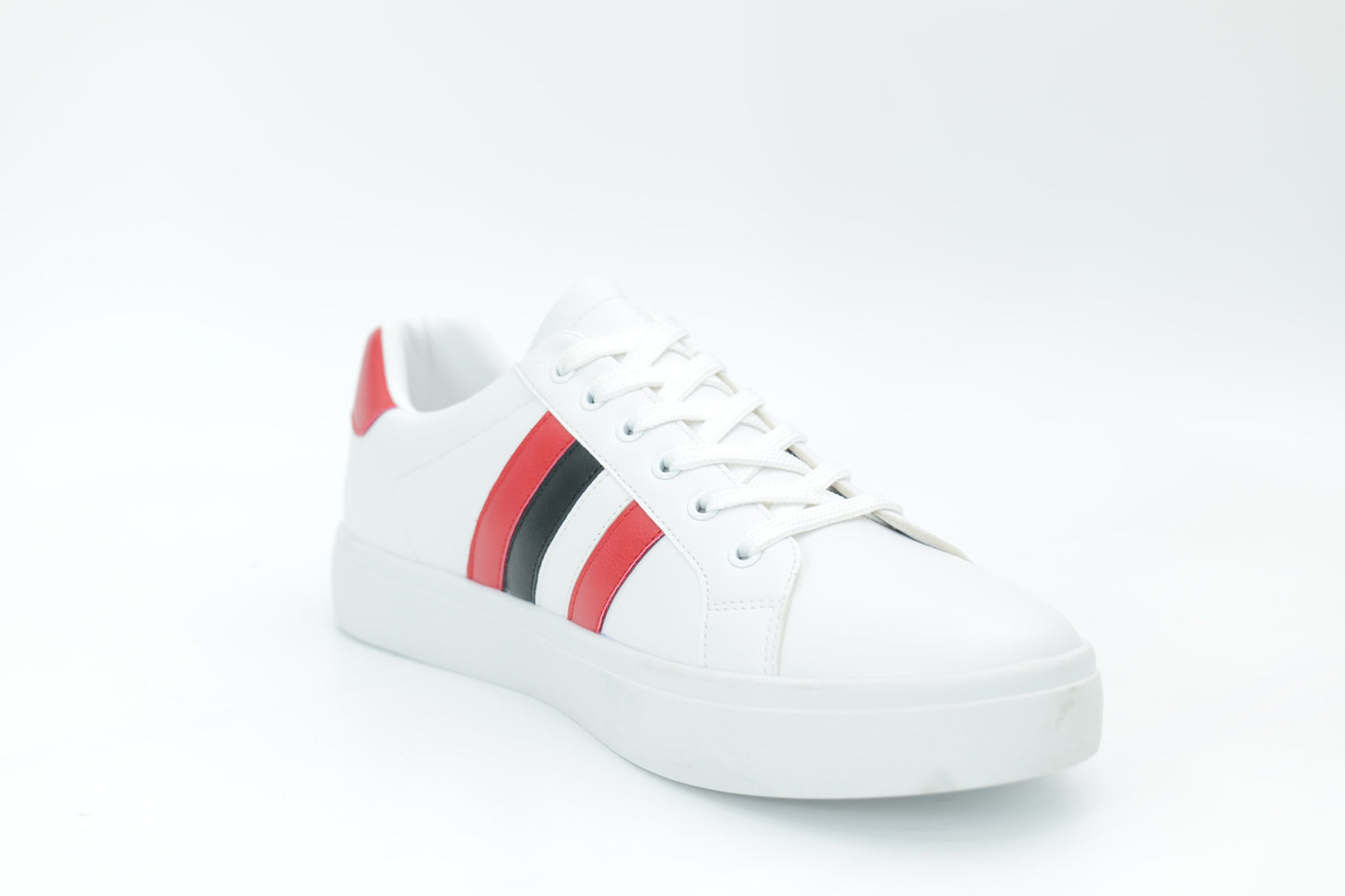 Casual sneakers