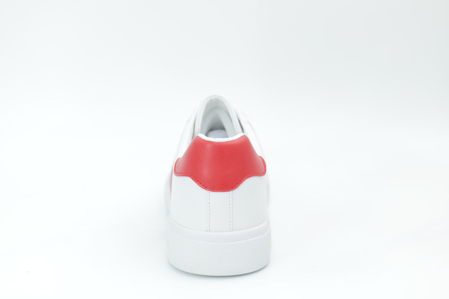 Casual sneakers