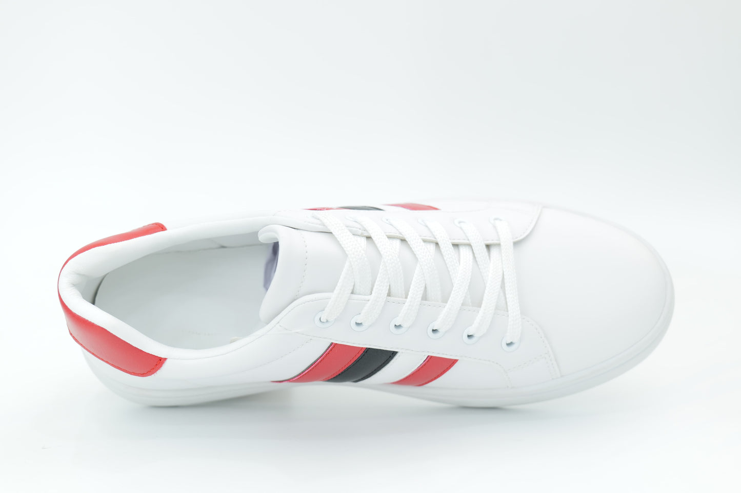 Casual sneakers