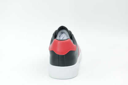 Casual sneakers