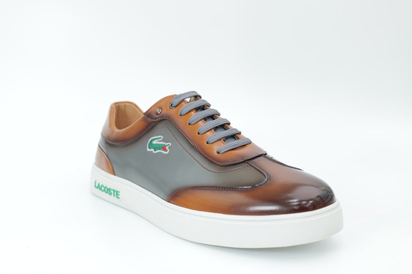 Casual sneakers