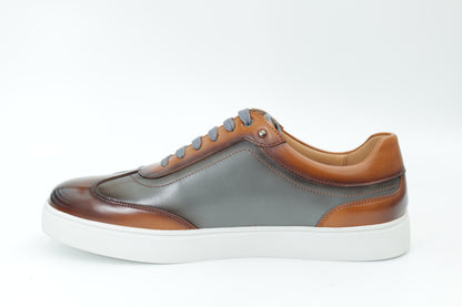Casual sneakers