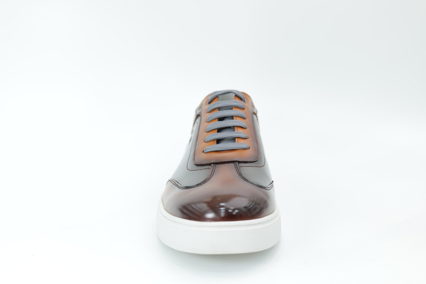 Casual sneakers
