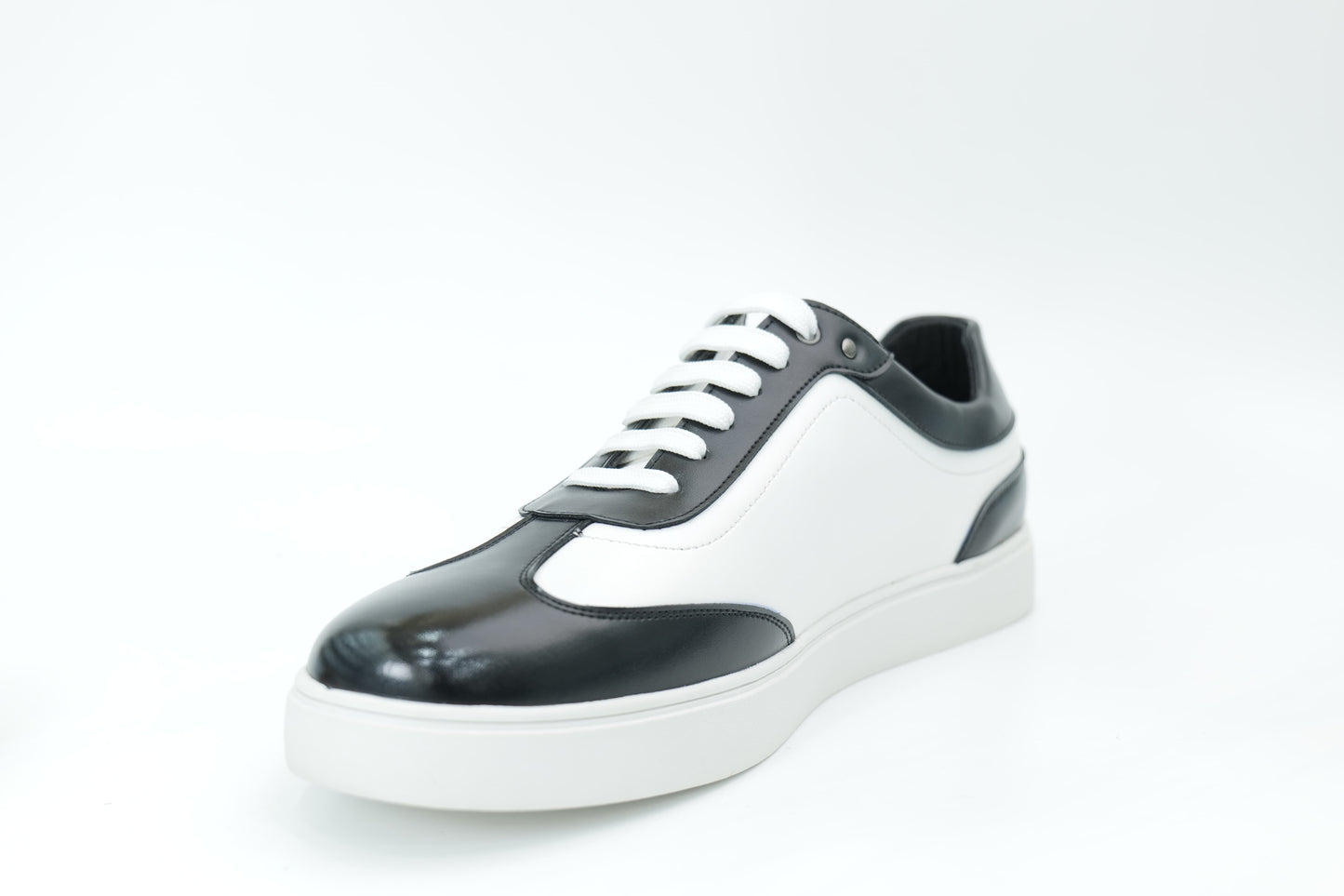 Casual sneakers