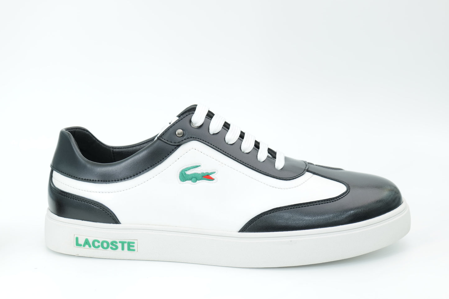 Casual sneakers