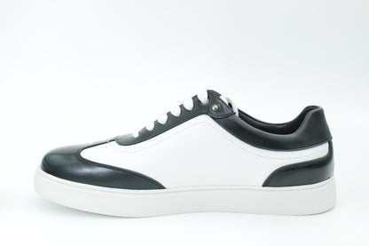 Casual sneakers