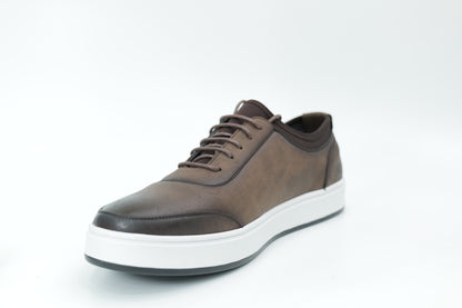 Casual sneakers