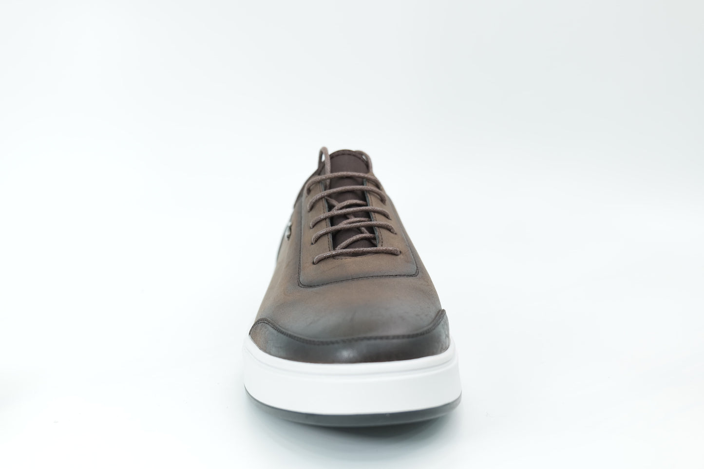 Casual sneakers