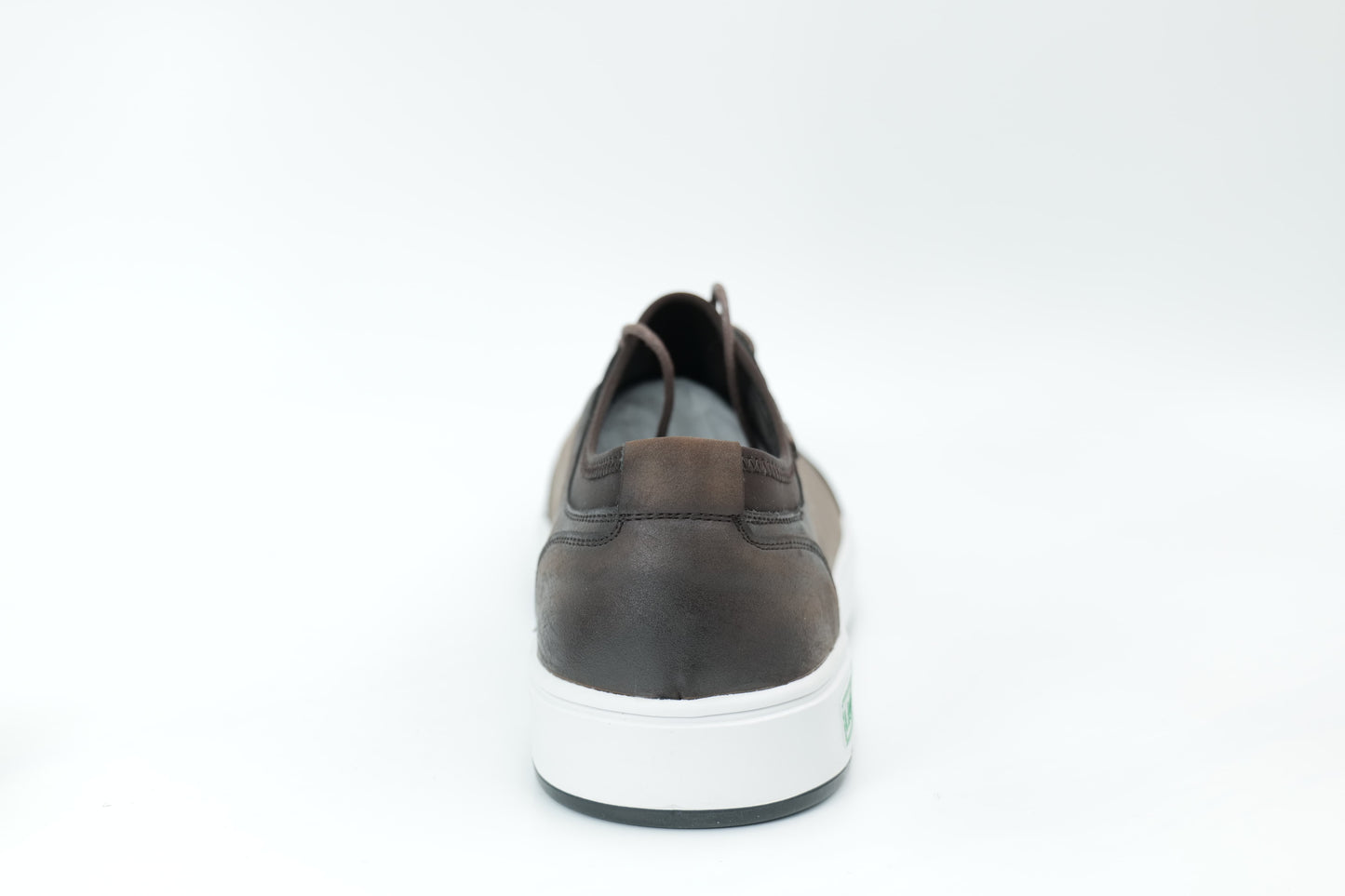 Casual sneakers