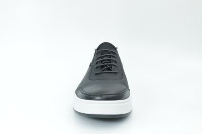 Casual sneakers