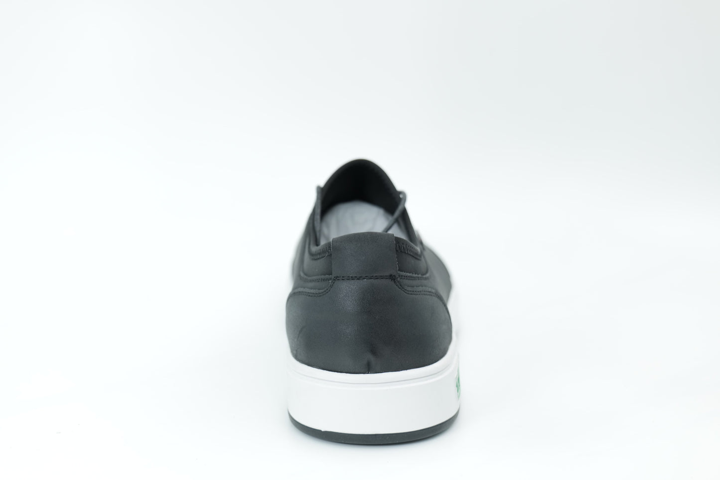 Casual sneakers