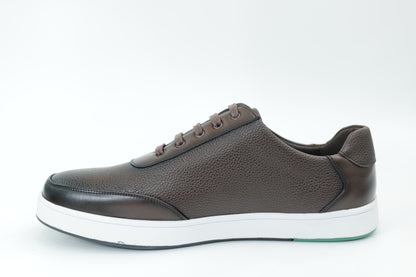 Casual sneakers