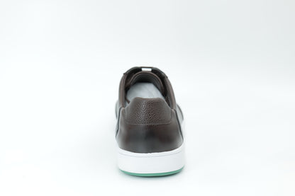 Casual sneakers
