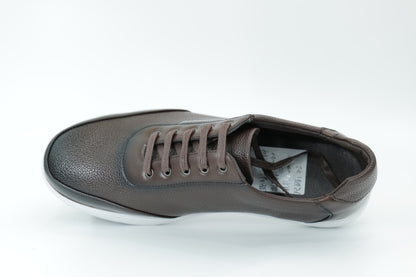 Casual sneakers