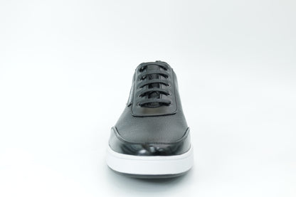 Casual sneakers