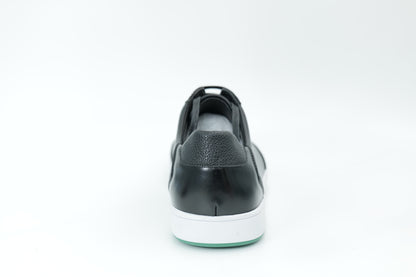 Casual sneakers