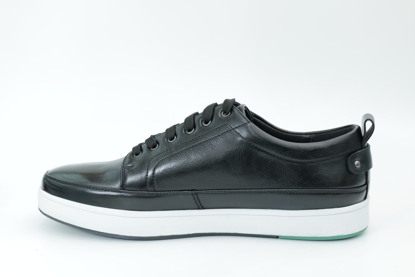 Casual sneakers