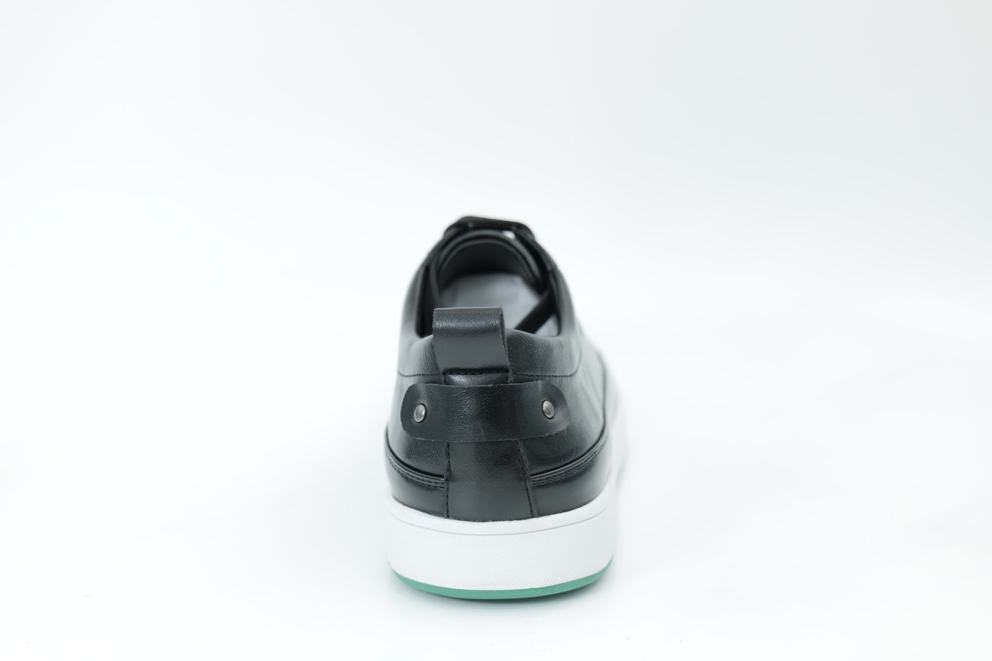 Casual sneakers