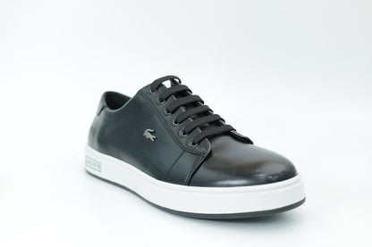 Casual sneakers