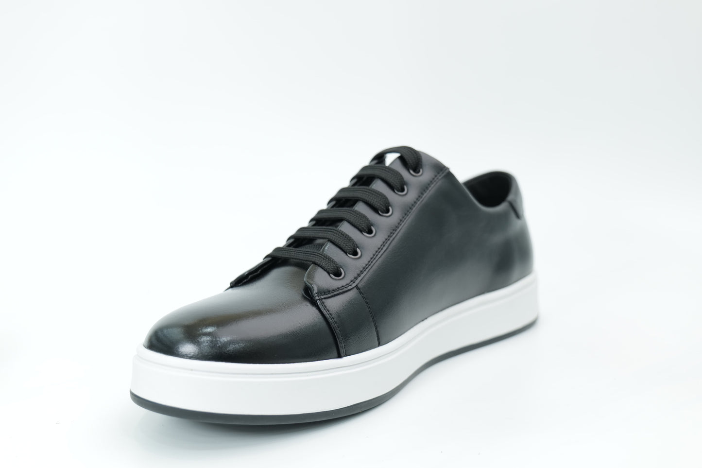 Casual sneakers
