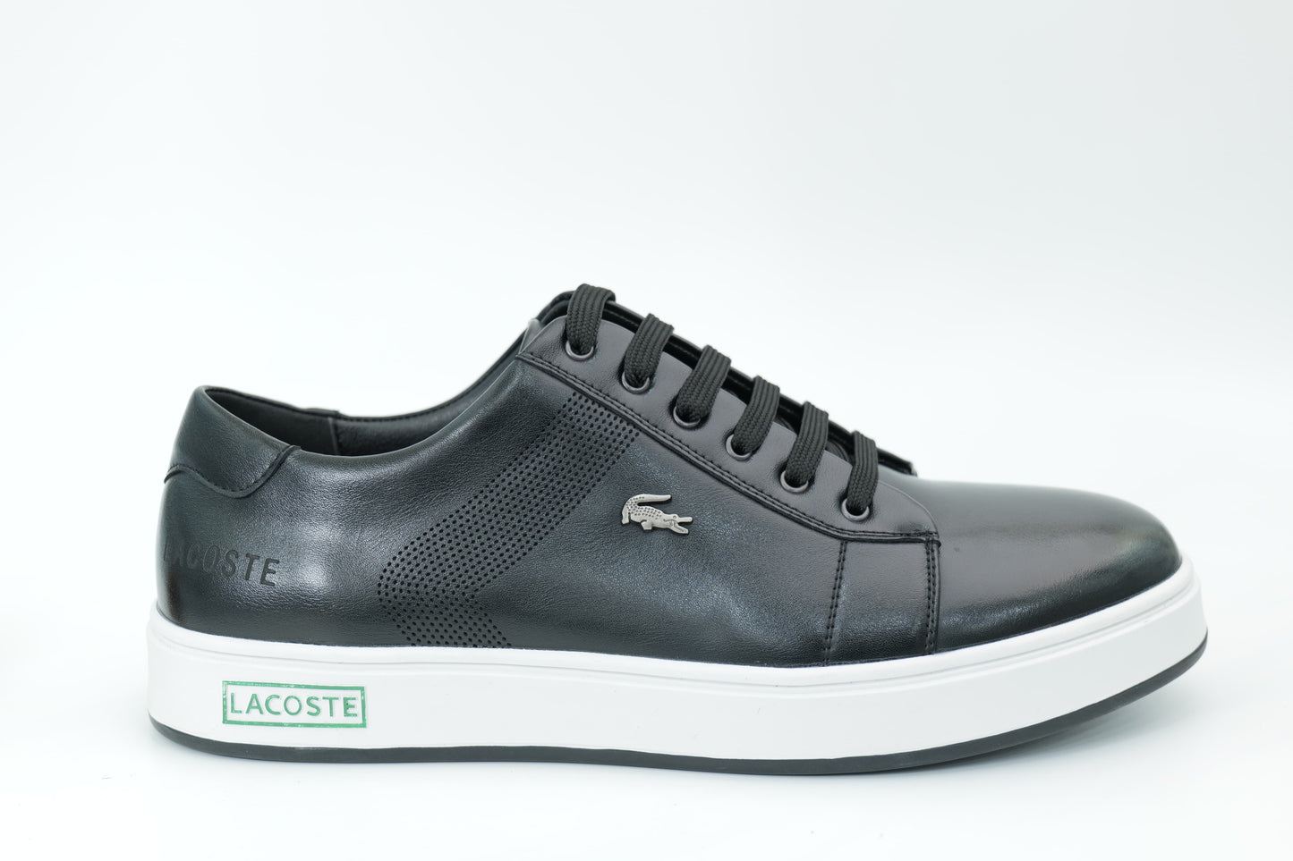 Casual sneakers