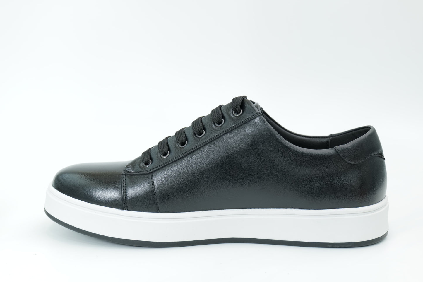 Casual sneakers