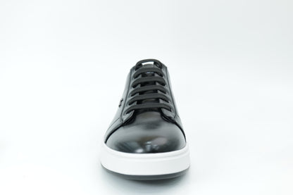 Casual sneakers