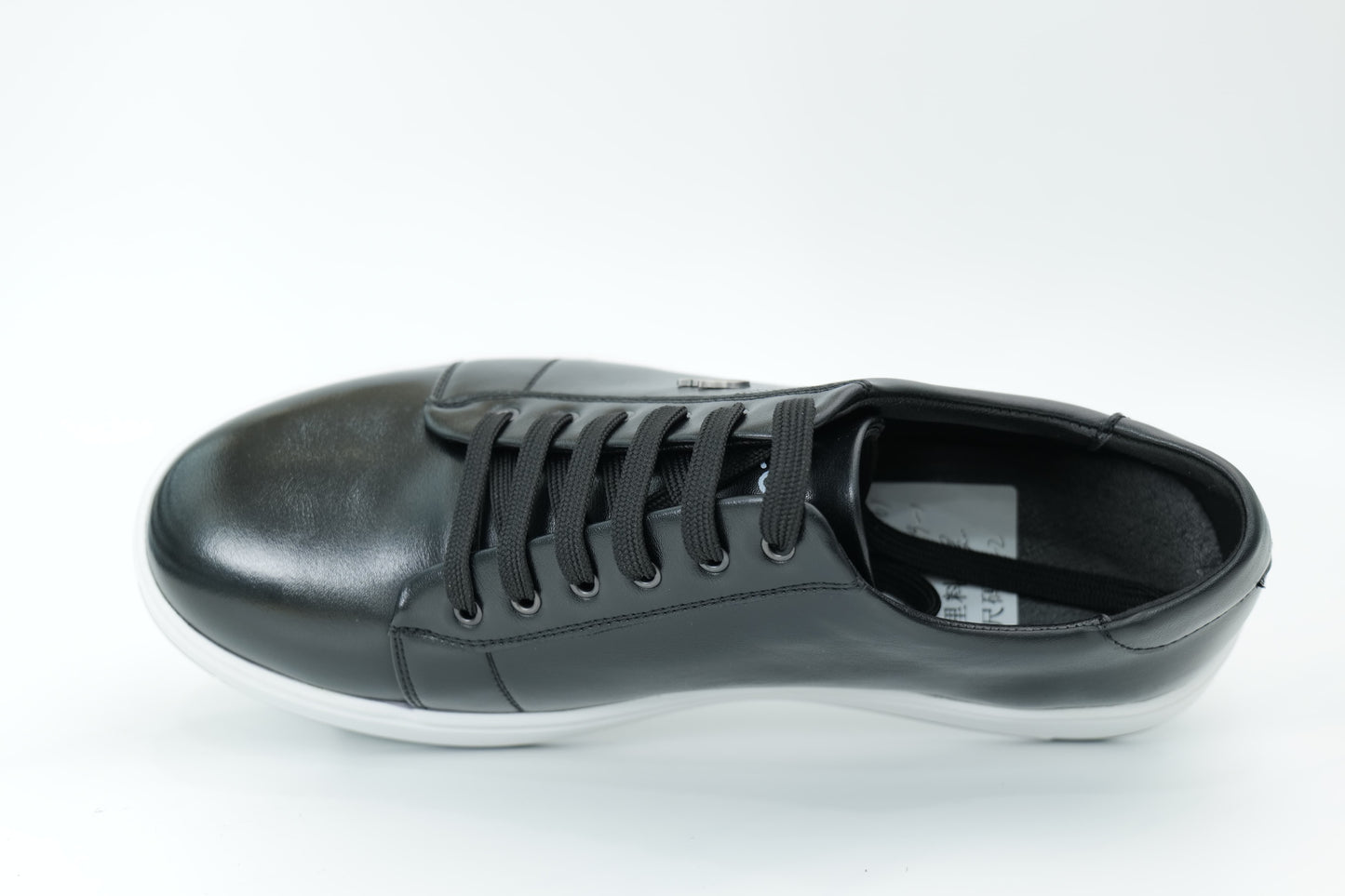 Casual sneakers