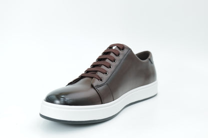 Casual sneakers