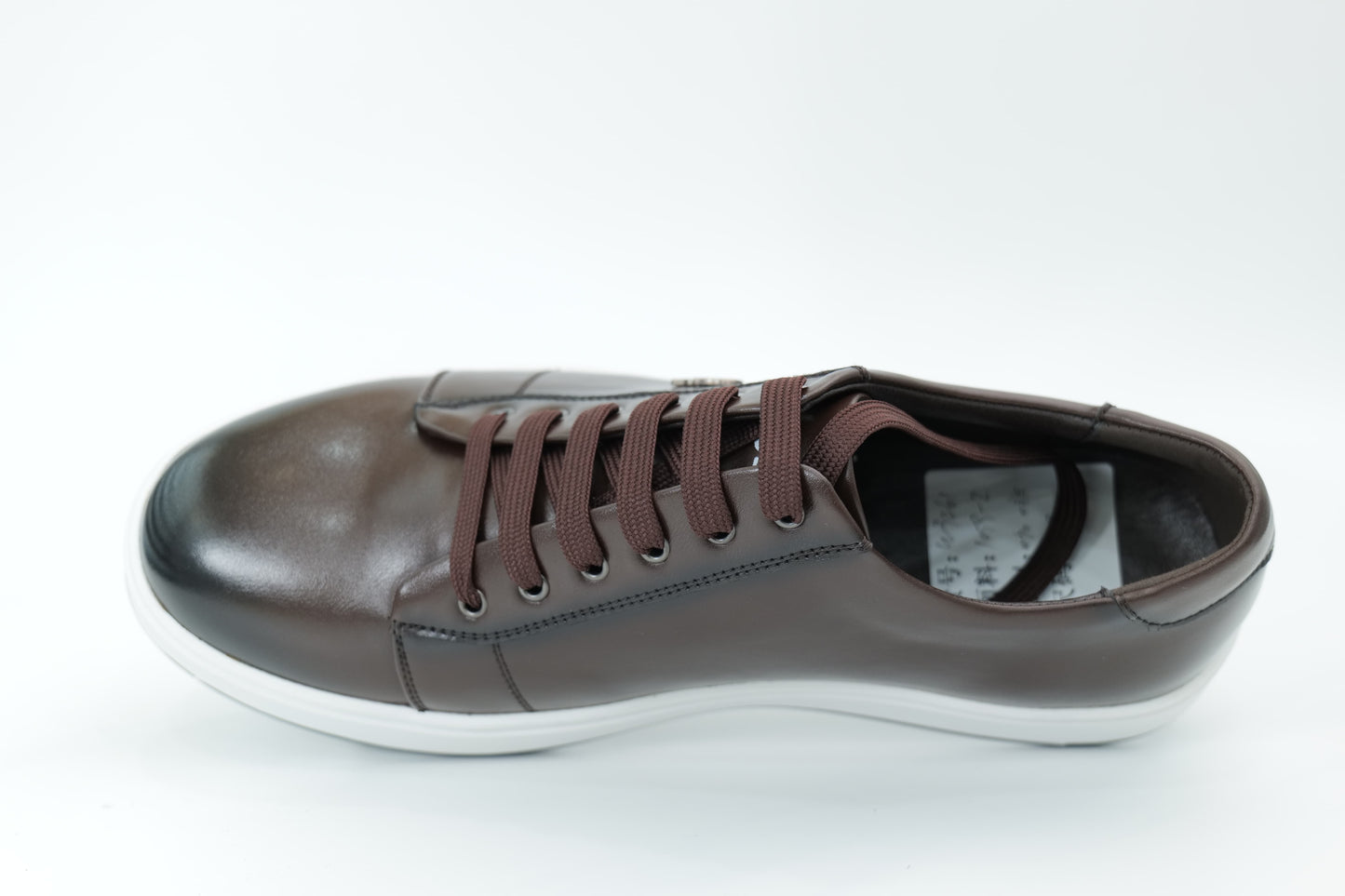 Casual sneakers