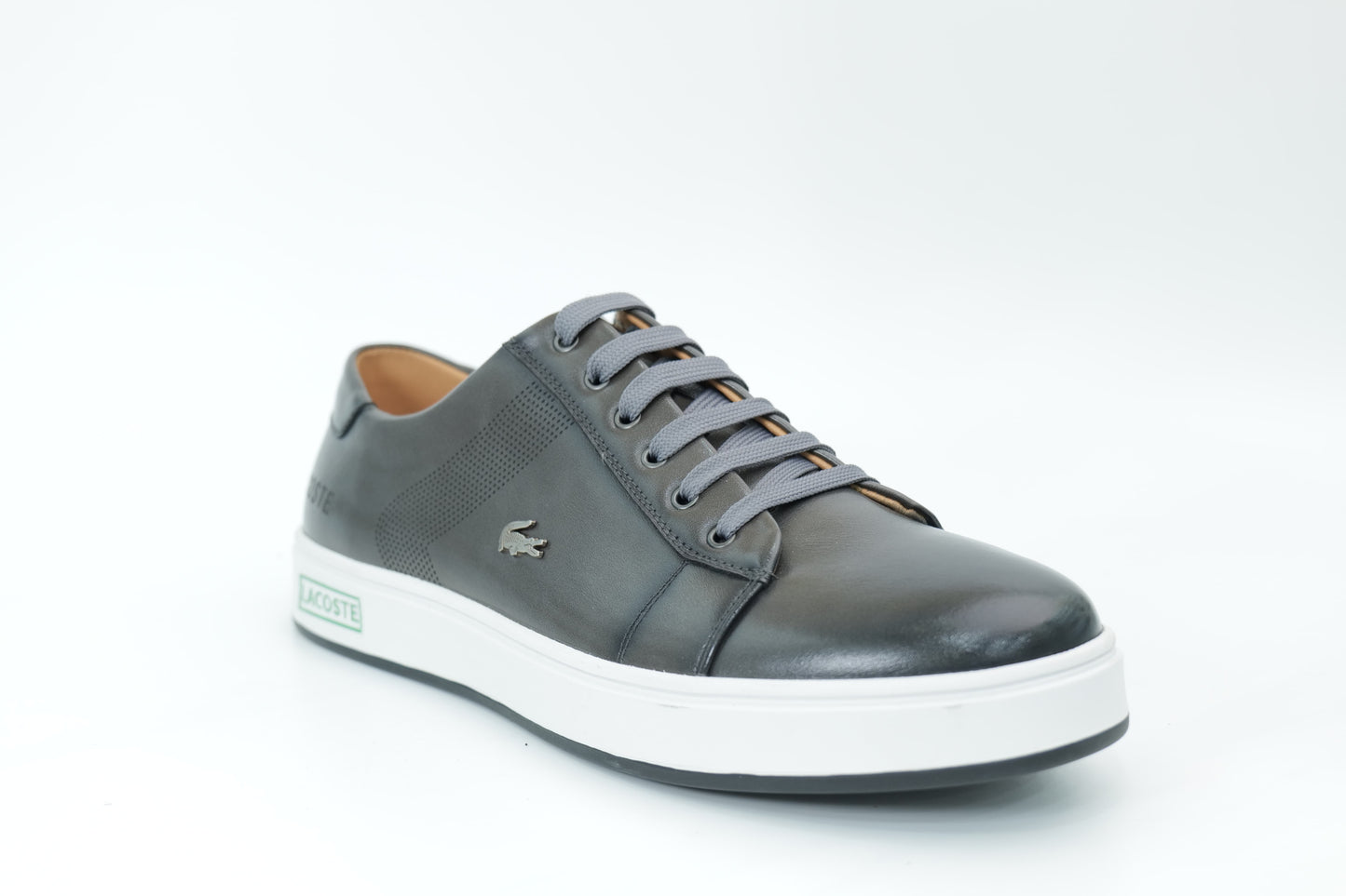 Casual sneakers