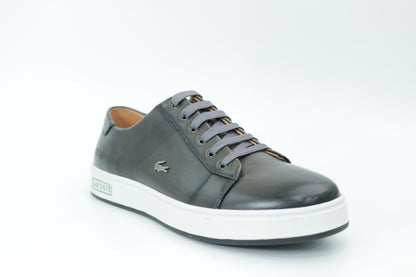 Casual sneakers