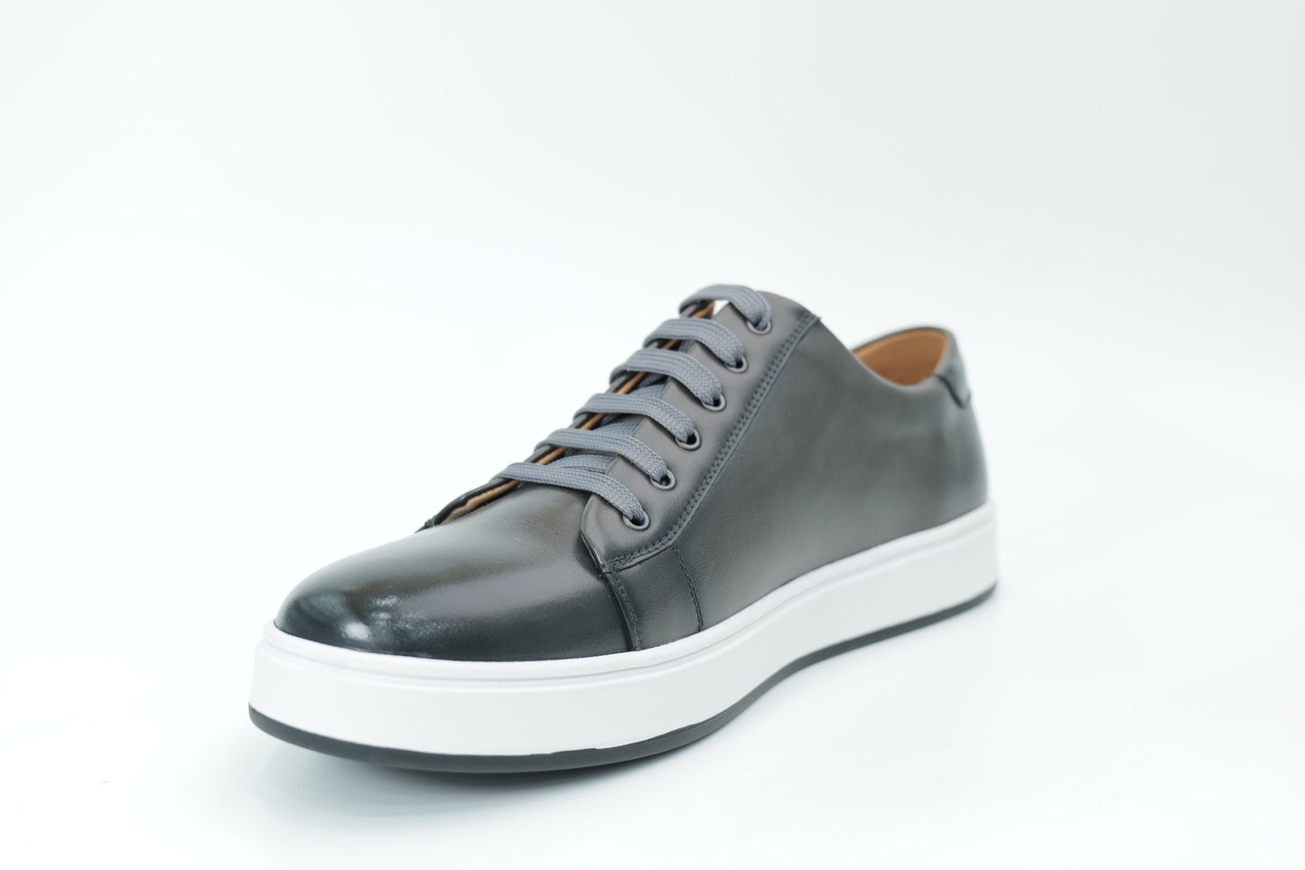Casual sneakers