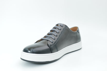 Casual sneakers
