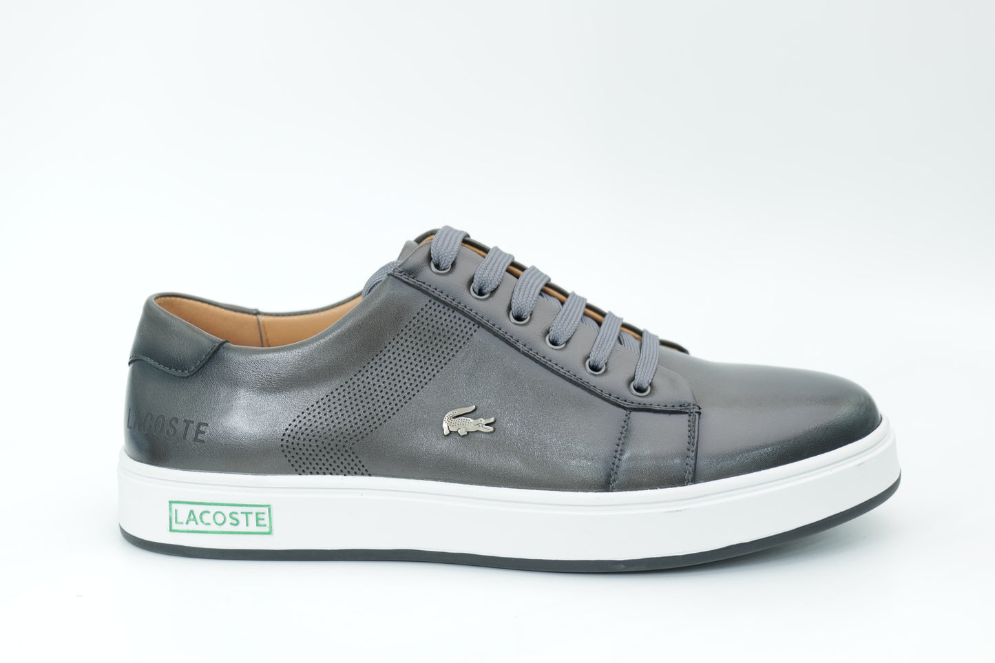 Casual sneakers